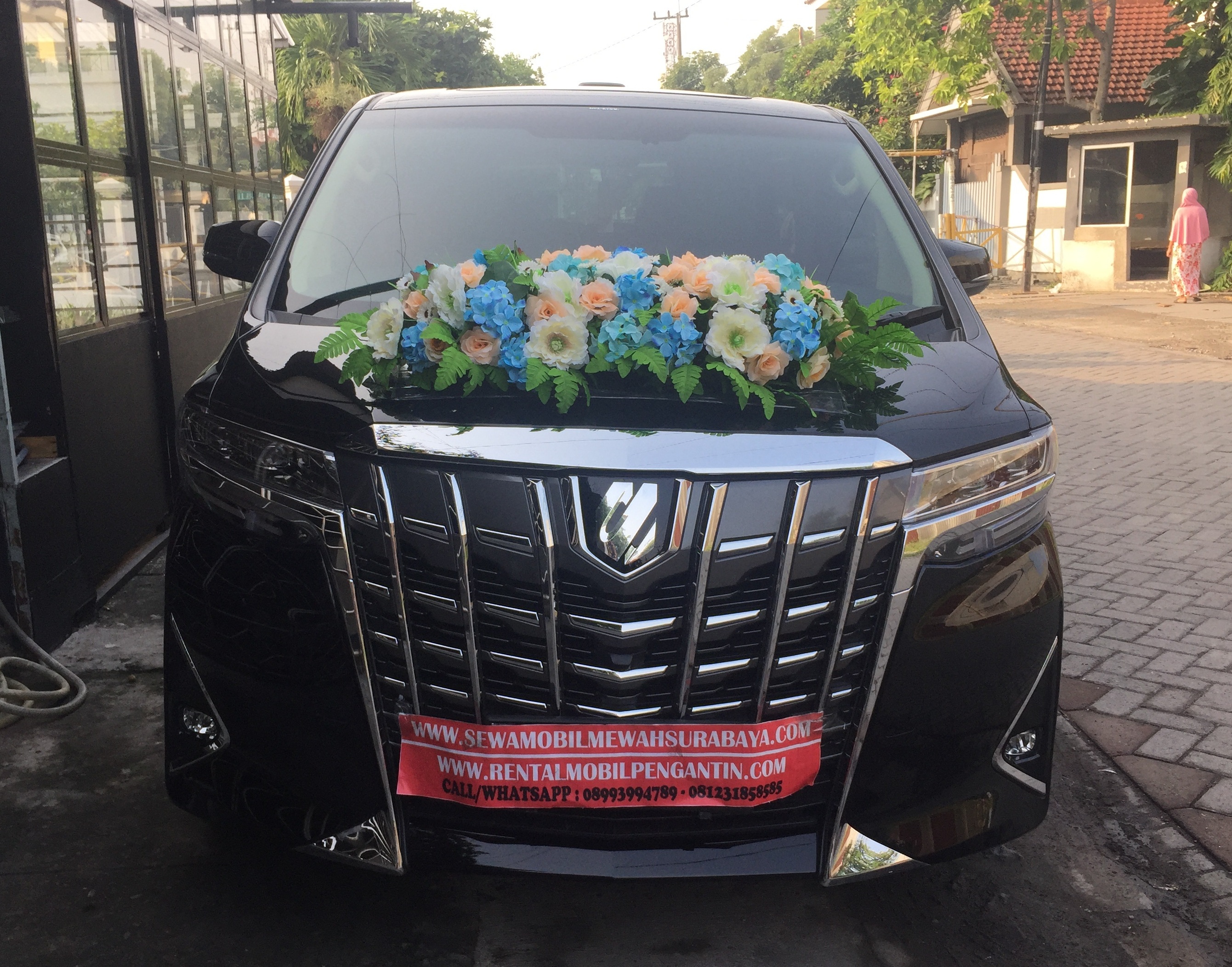 Sewa Alphard Surabaya, Sewa Mobil Alphard Surabaya, Rental Alphard Surabaya, Rental Mobil Alphard Surabaya, Wedding Car Surabaya, Sewa Mobil Pengantin Surabaya, Rental Mobil Pengantin Surabaya